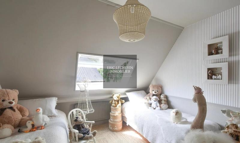 Villa - 370 m² - 16 pièces