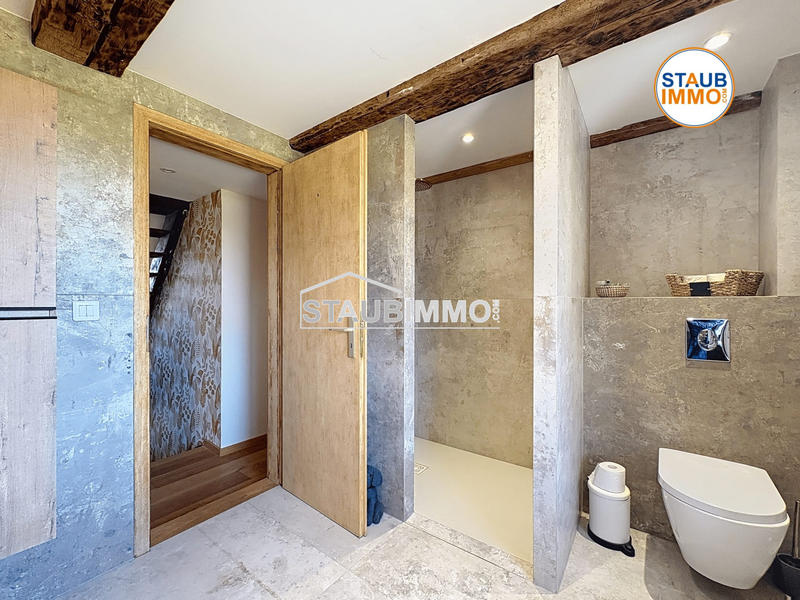 Maison - 243 m² - 7 pièces