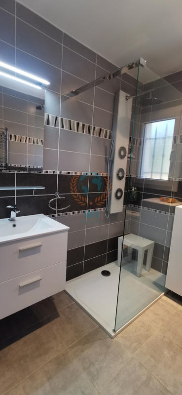 Maison - 206 m² - 6 pièces