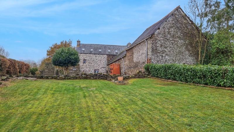 Maison - 187 m² - 11 pièces