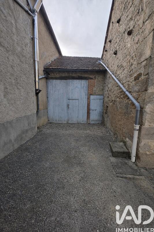 Maison - 111 m² - 7 pièces