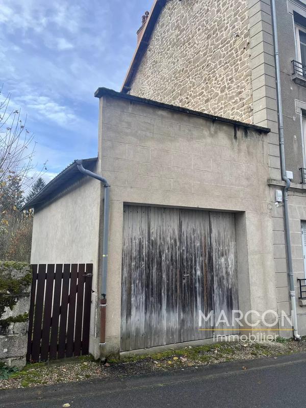 Maison - 196 m² - 11 pièces