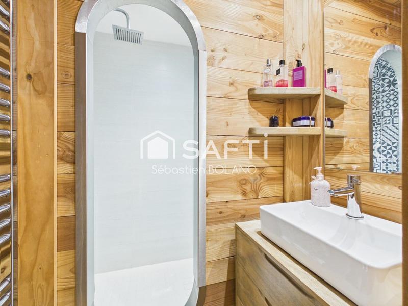 Maison - 231 m² - 5 pièces