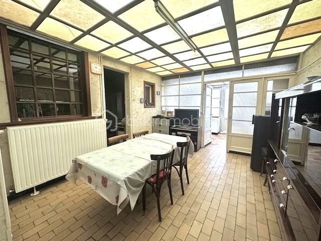 Maison - 240 m² - 10 pièces