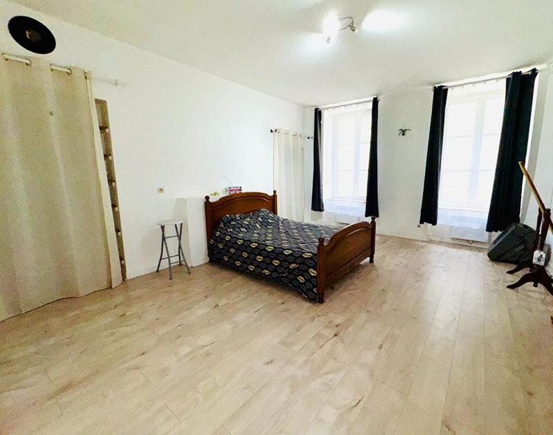 Maison - 203 m² - 7 pièces