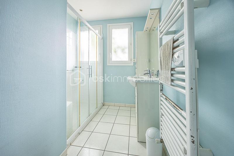 Maison - 93 m² - 7 pièces