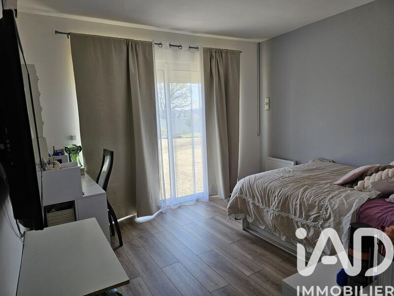 Maison - 141 m² - 8 pièces