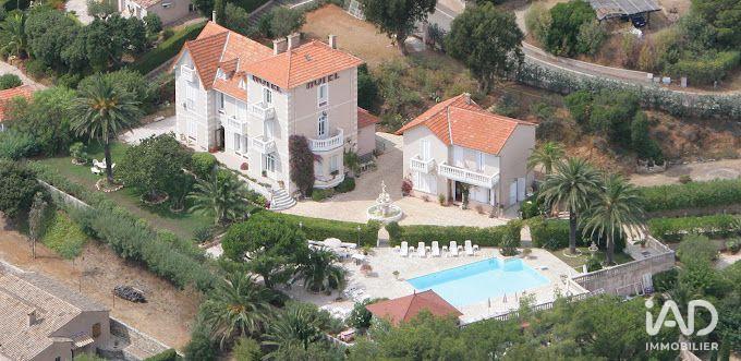 Local commercial - 900 m² - 60 pièces