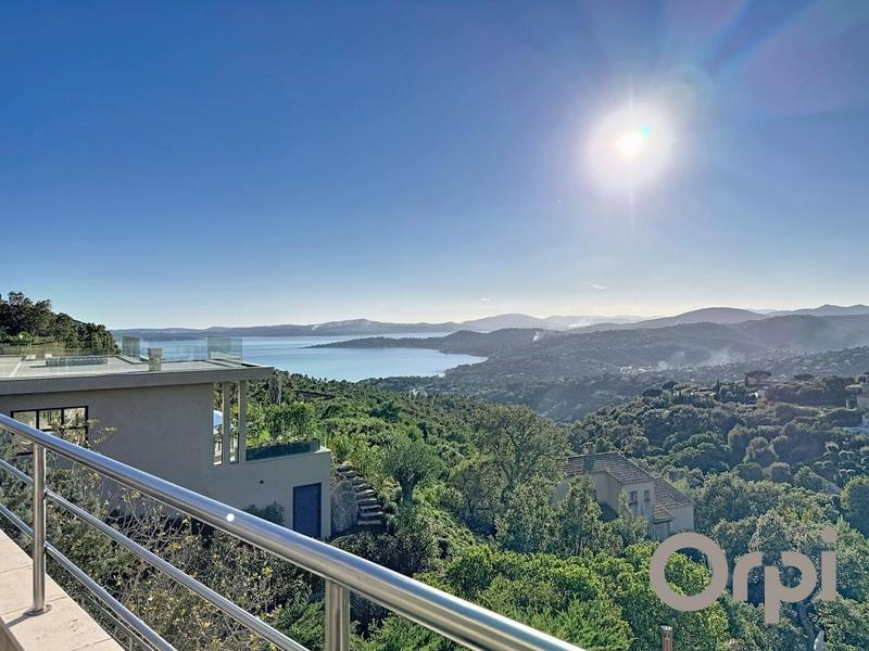 Maison - 225 m² - 7 pièces