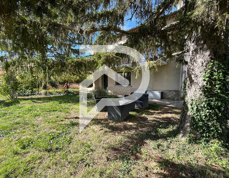 Villa - 243 m² - 5 pièces