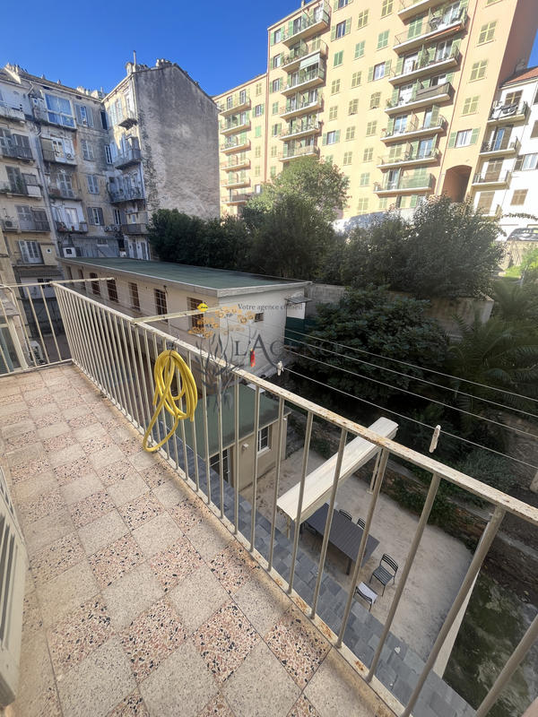 Appartement - 93 m² - 4 pièces