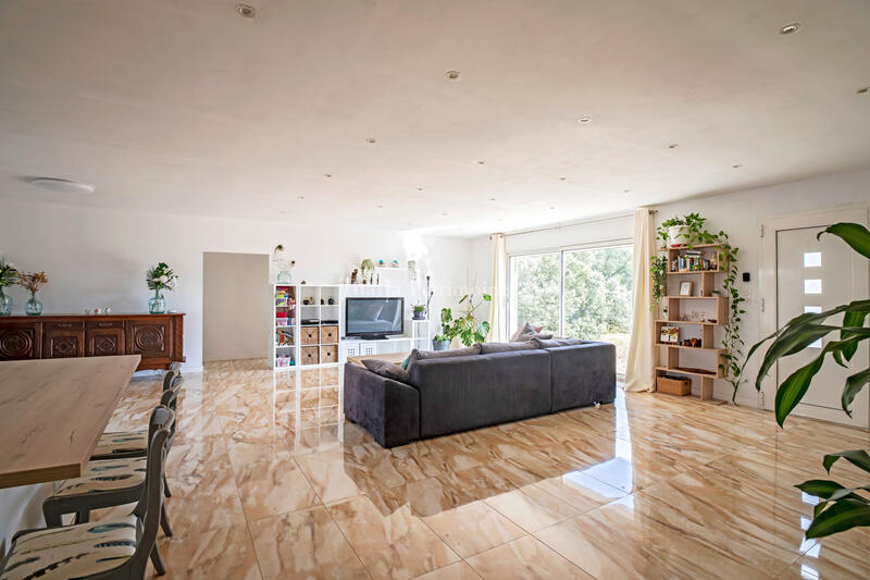 Villa - 200 m² - 6 pièces