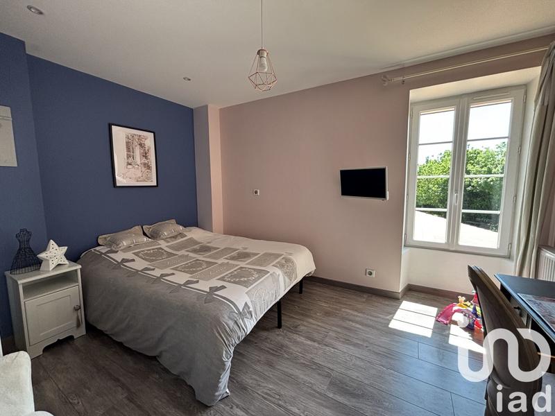 Maison - 215 m² - 8 pièces