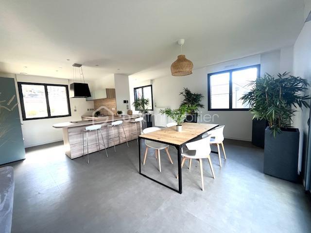 Maison - 113 m² - 5 pièces