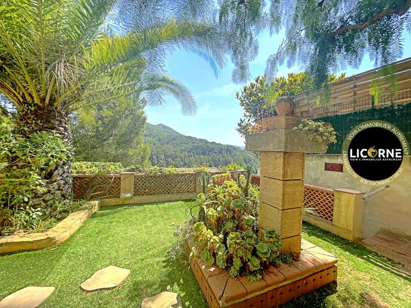 Maison - 180 m² - 6 pièces