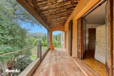 Maison - 200 m² - 5 pièces