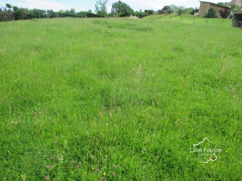 Terrain constructible - 2 399 m²