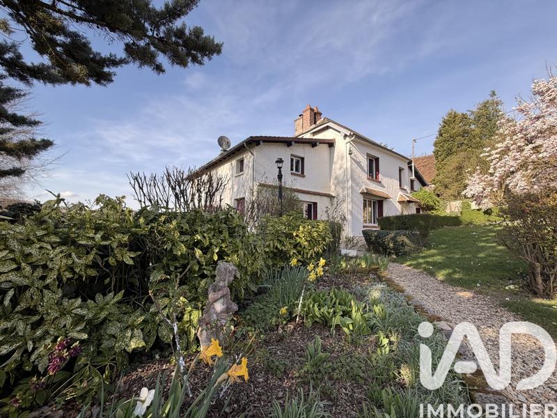 Maison - 275 m² - 8 pièces