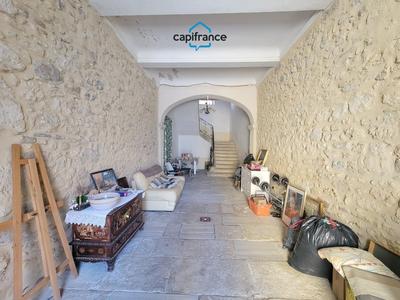 Maison traditionnelle - 252 m² - 10 pièces