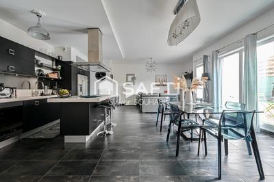 Maison - 103 m² - 5 pièces