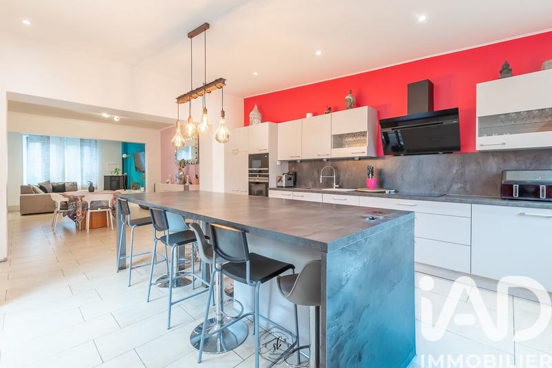 Maison - 209 m² - 7 pièces