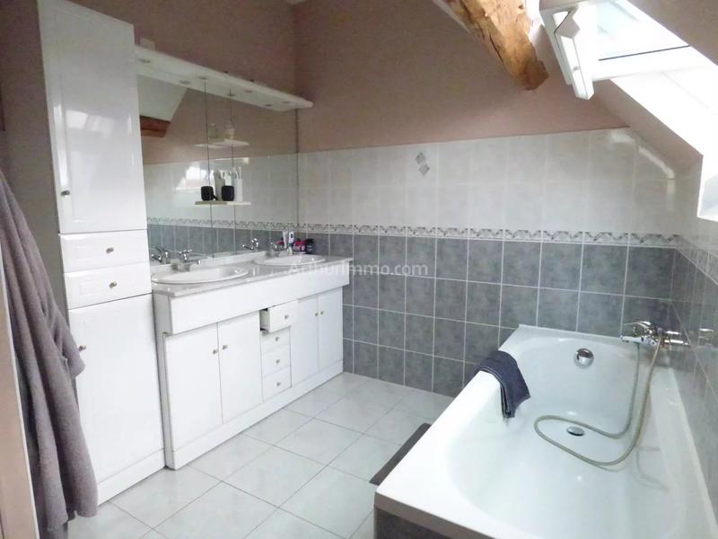 Maison - 105 m² - 8 pièces