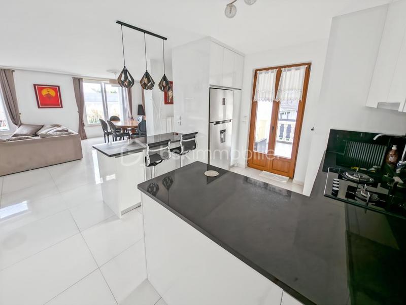 Maison - 135 m² - 6 pièces