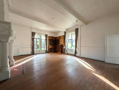Maison - 250 m² - 7 pièces