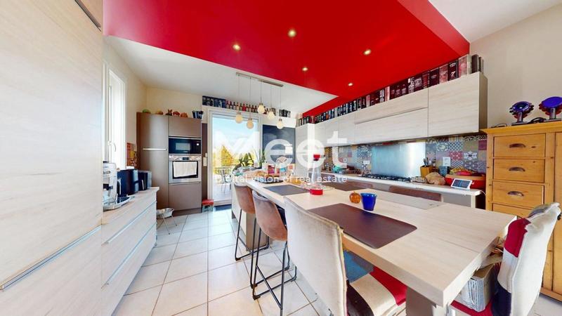 Propriété - 255 m² - 8 pièces