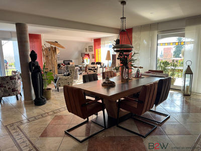 Maison - 330 m² - 9 pièces