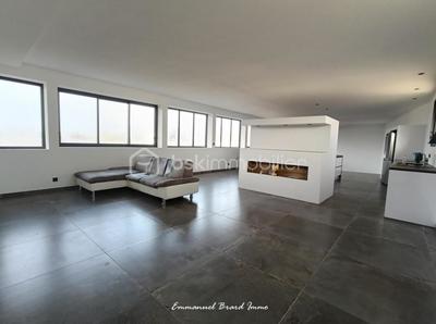 Maison traditionnelle - 180 m² - 5 pièces