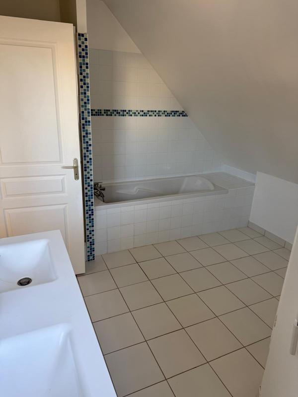 Maison traditionnelle - 105 m² - 6 pièces