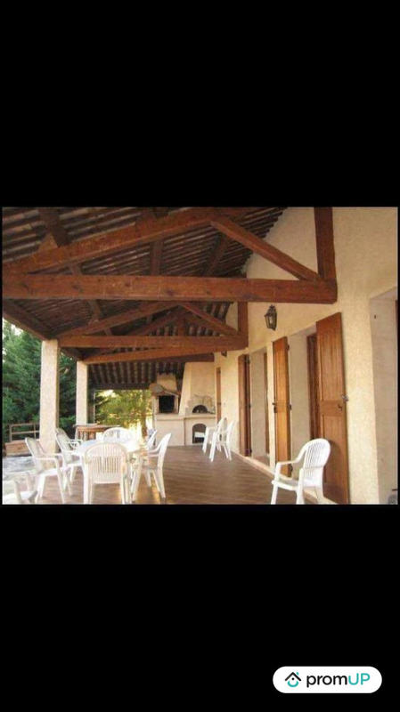 Villa - 220 m² - 8 pièces