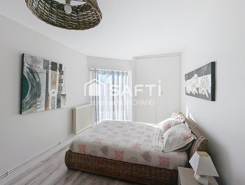 Villa - 264 m² - 9 pièces