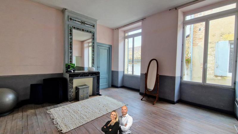 Maison - 332 m² - 10 pièces