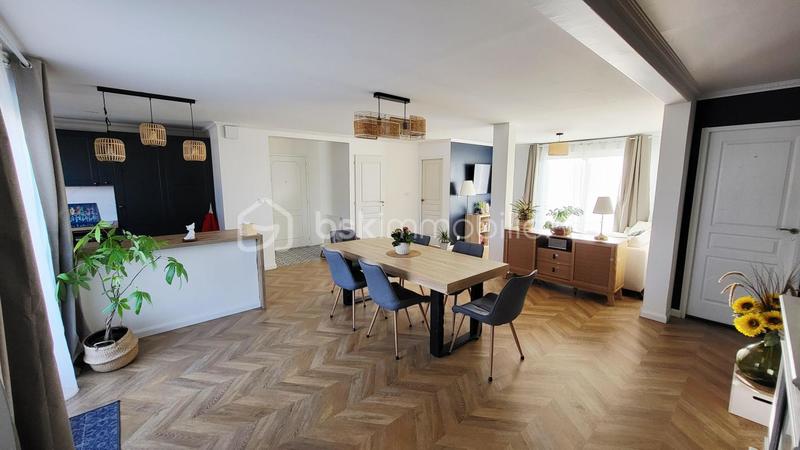 Appartement - 96 m² - 5 pièces