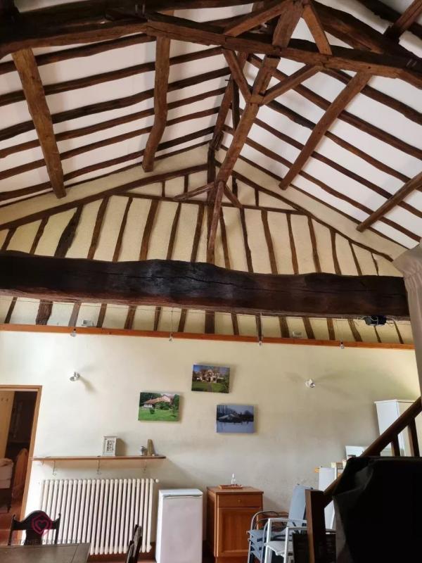 Maison - 212 m² - 12 pièces