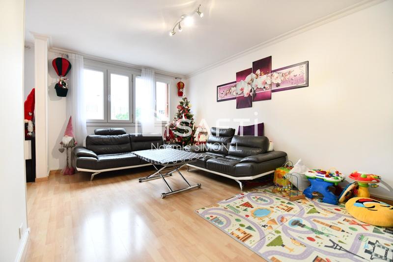 Appartement - 99 m² - 6 pièces