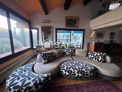 Villa - 304 m² - 8 pièces