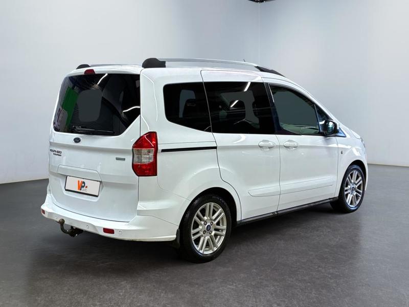Ford Tourneo Courier 1.0 EcoBoost 100 Titanium