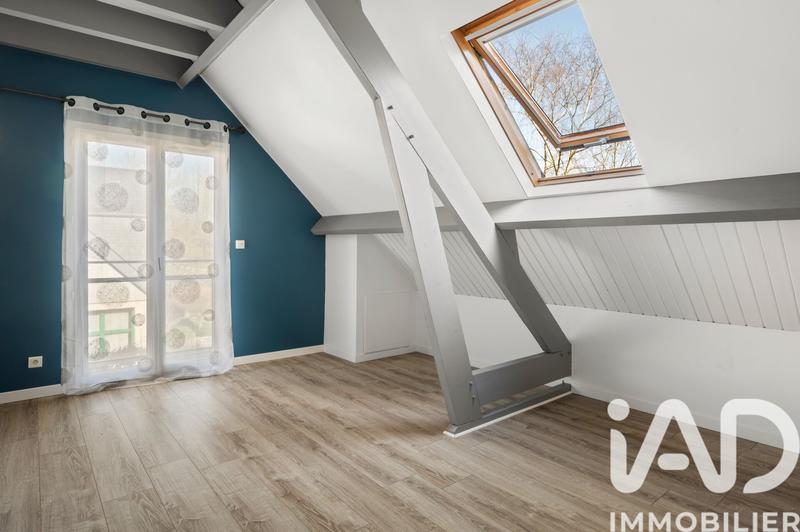 Maison - 218 m² - 6 pièces