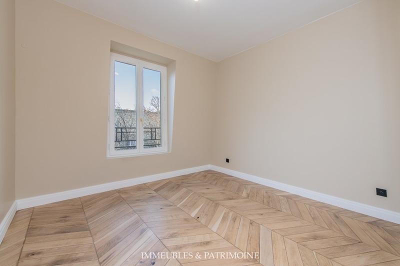 Immeuble - 97 m² - 5 pièces