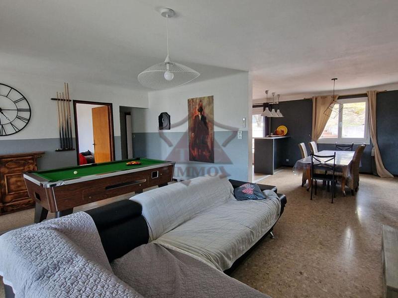 Maison - 166 m² - 10 pièces