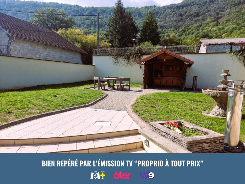 Maison - 238 m² - 9 pièces