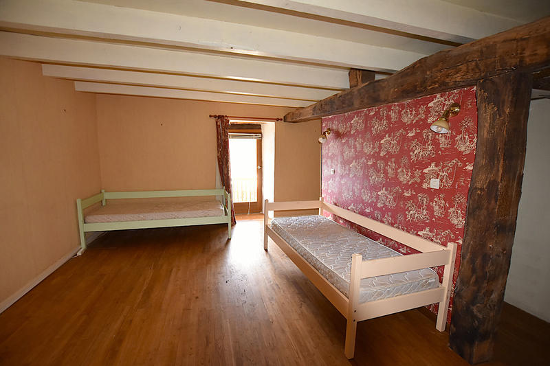 Maison - 268 m² - 9 pièces