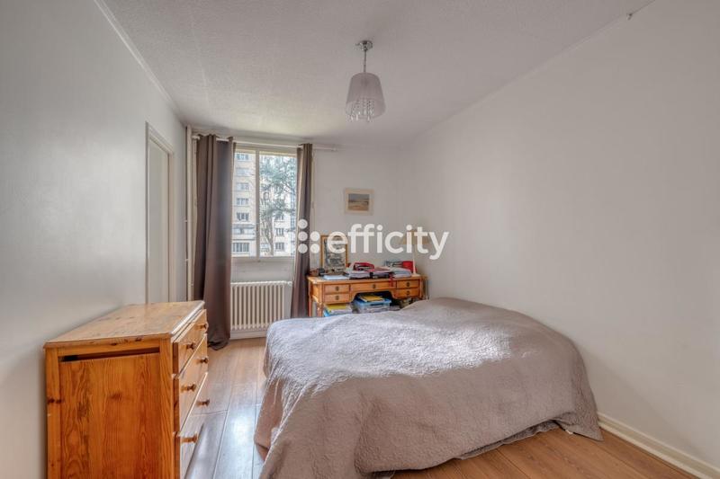 Appartement - 82 m² - 4 pièces