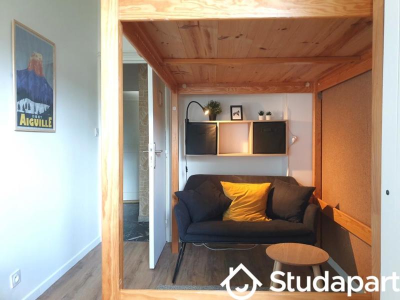 Chambre - 9 m² - 1 pièce