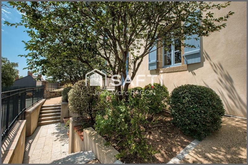 Maison de maîtres - 214 m² - 9 pièces