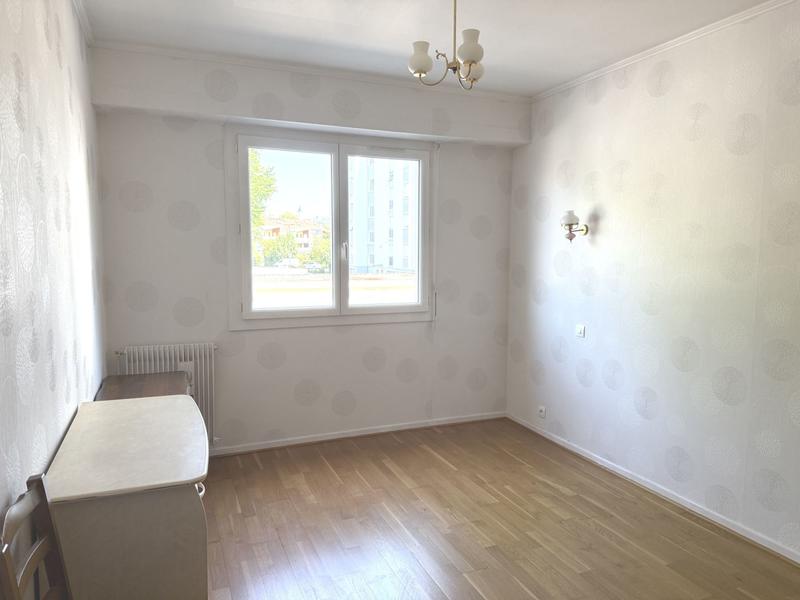 Appartement - 105 m² - 6 pièces
