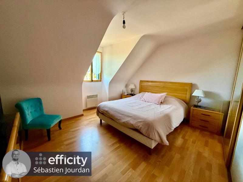 Maison - 187 m² - 6 pièces